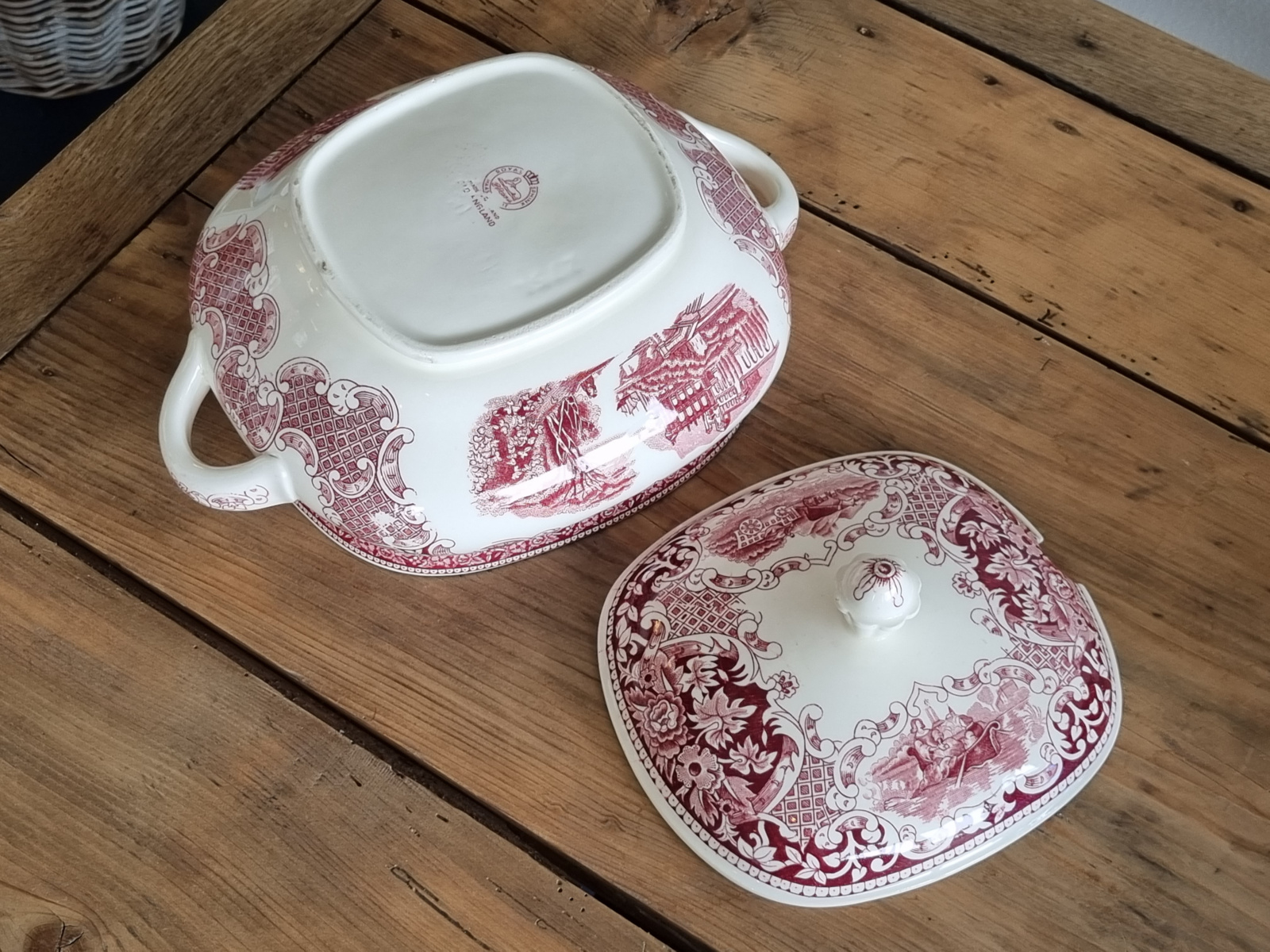 Regout Royal Sphinx Castillo Old England rood Soepterrine