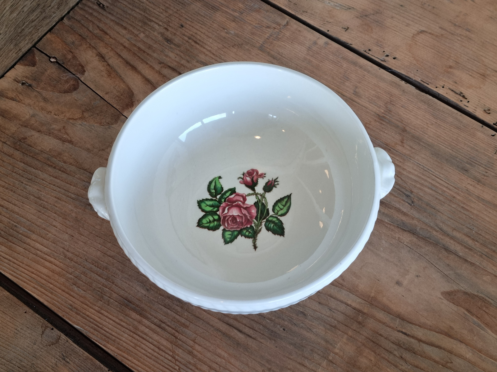 Wedgwood Moss Rose hoge ronde schaal op voet 17,5 cm