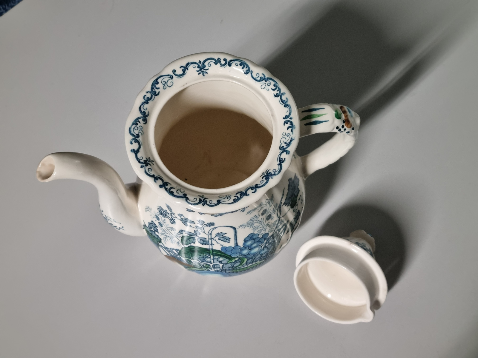 Engels Mason's Fruit Basket Koffiepot 19 cm (chipje onderkant tuit)