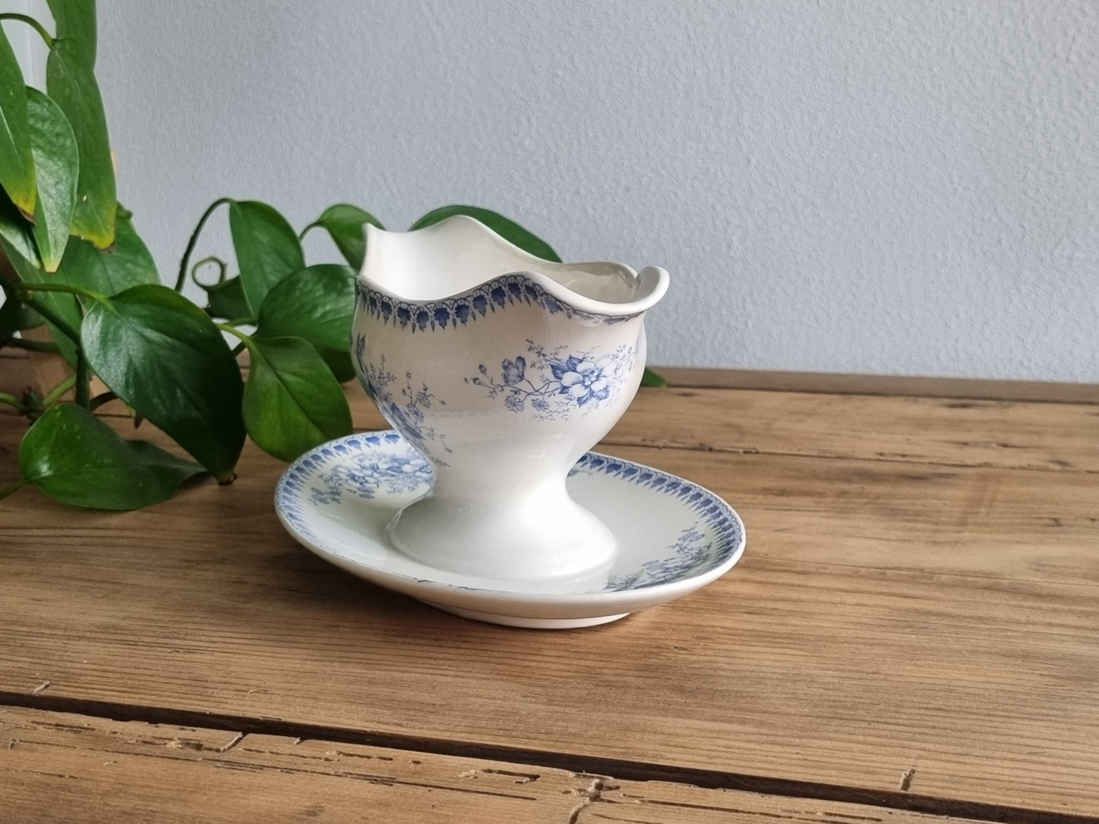 Societe Ceramique Anna Licht Blauw  Sauskom op vaste onderschotel