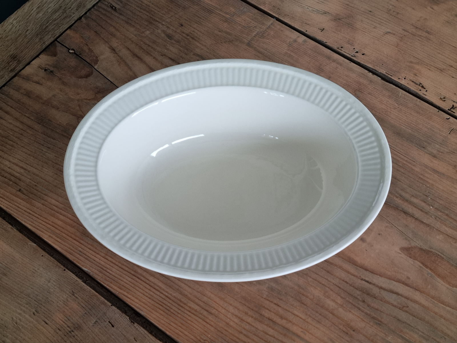 Wedgwood Edme hoge ovale schaal 26,5 cm